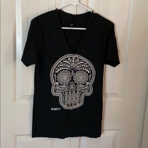 OBEY grey t-shirt